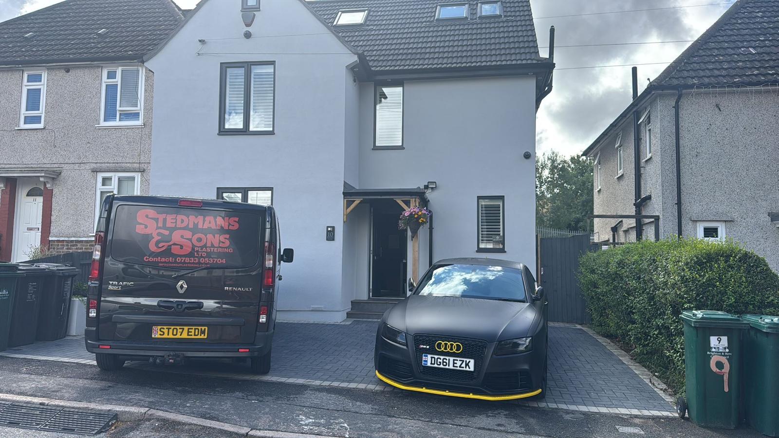 Our plasterer in Brighton provides spectacular rendering in a variety of colours